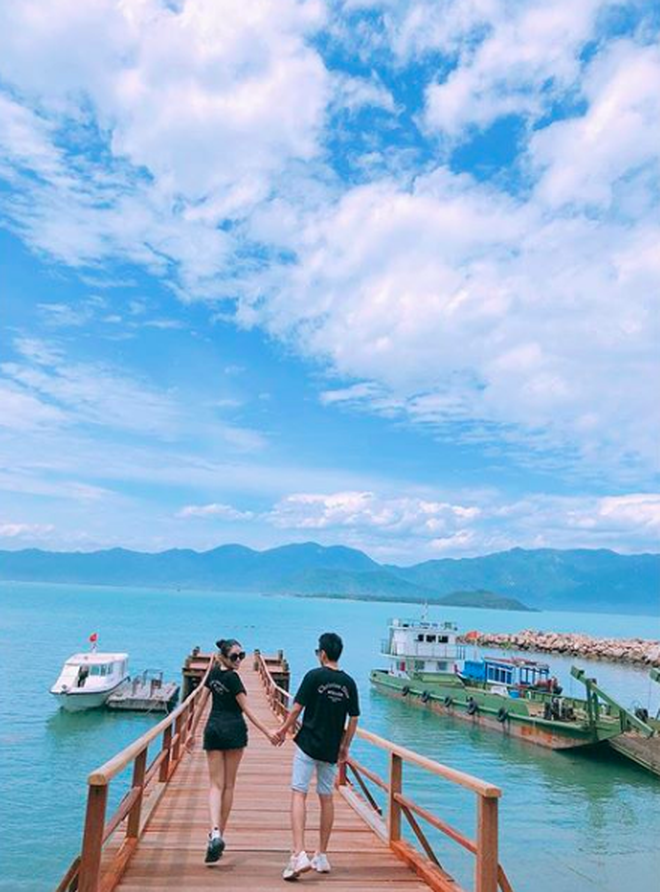 Sau tin đồn mang thai, xuất hiện hình ảnh khiến dân mạng đặt nghi vấn Lê Hà đã sinh con đầu lòng?