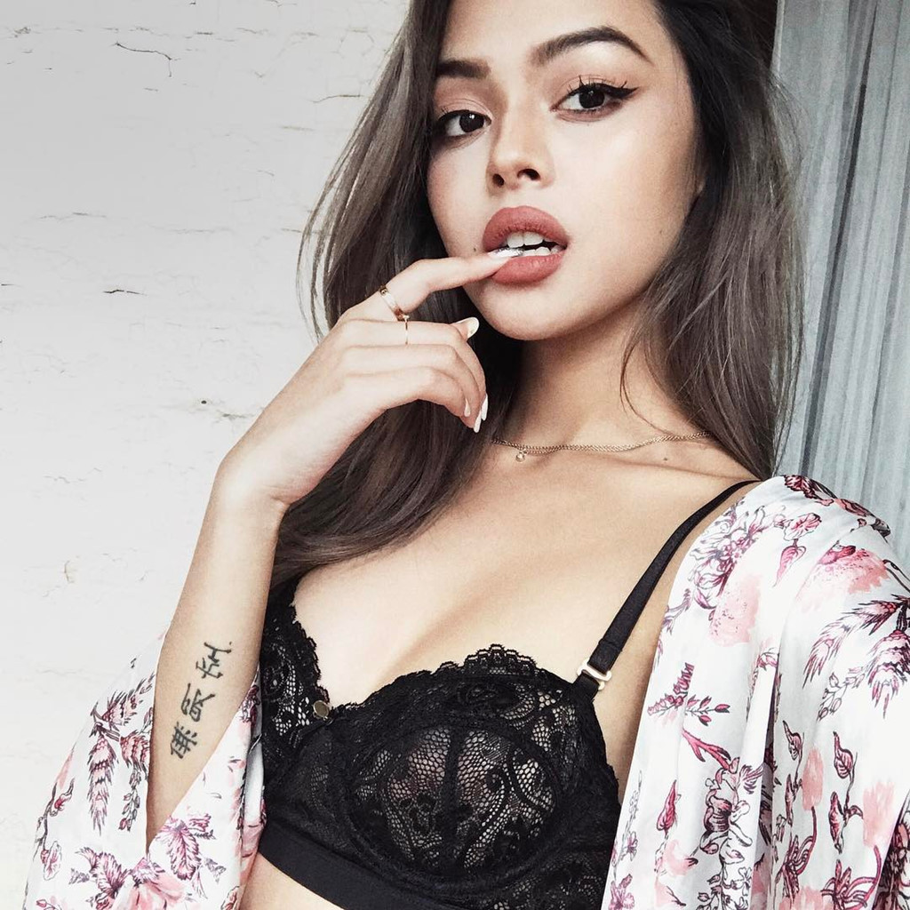 5 kiểu chụp ảnh giúp Lily Maymac bé tẹo nhưng vẫn sexy 5 kiểu chụp ảnh giúp Lily Maymac bé tẹo nhưng vẫn sexy