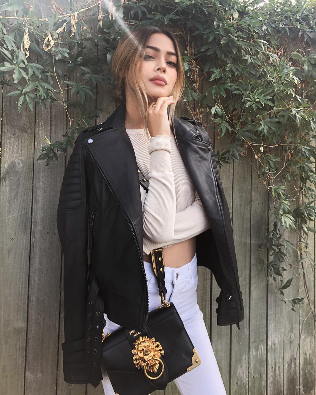 5 kiểu chụp ảnh giúp Lily Maymac bé tẹo nhưng vẫn sexy 5 kiểu chụp ảnh giúp Lily Maymac bé tẹo nhưng vẫn sexy