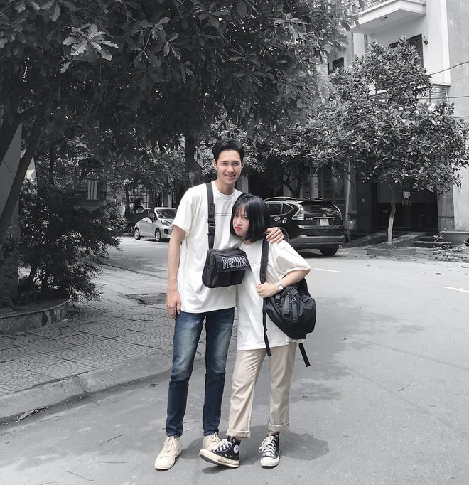 Bạo gan nhắn tin hỏi tuổi crush, hot boy cao 1m86 cưa đổ chị đẹp 1m54