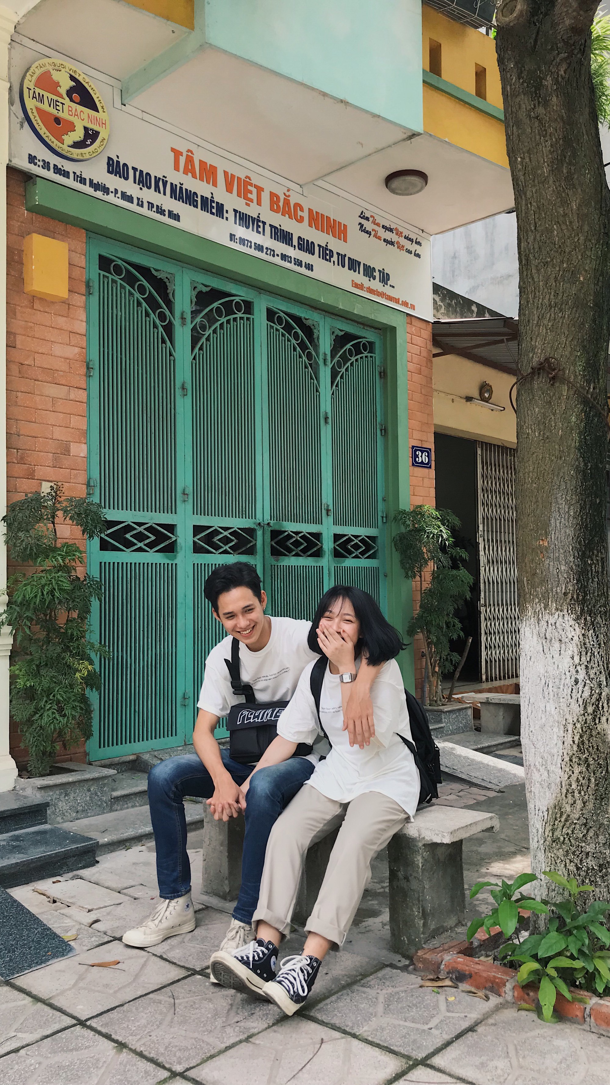 Bạo gan nhắn tin hỏi tuổi crush, hot boy cao 1m86 cưa đổ chị đẹp 1m54