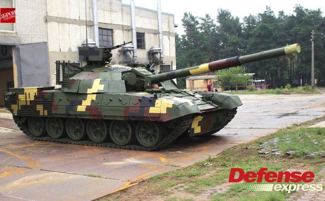 Tăng T-72AMT Ukraine trước cơ hội vượt mặt T-72B3 Nga trên thị trường vũ khí