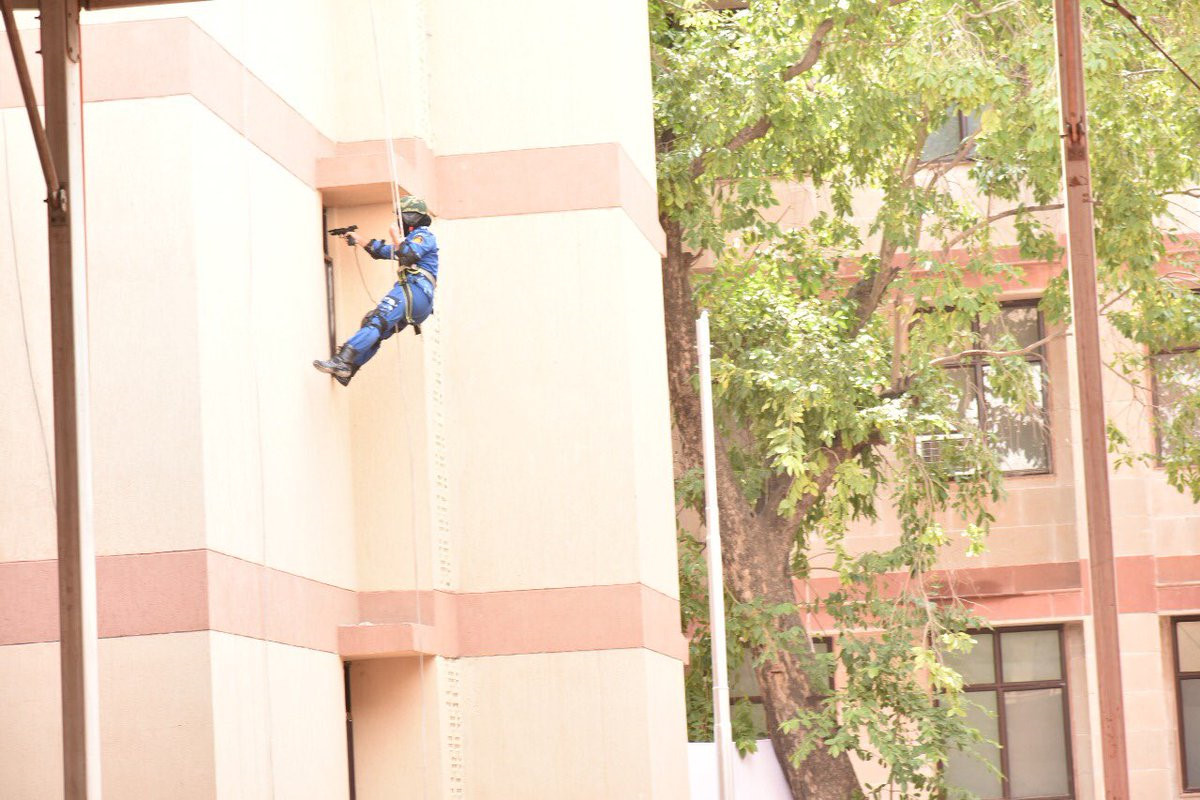 Choáng với đội đặc nhiệm SWAT nữ đầu tiên của Ấn Độ