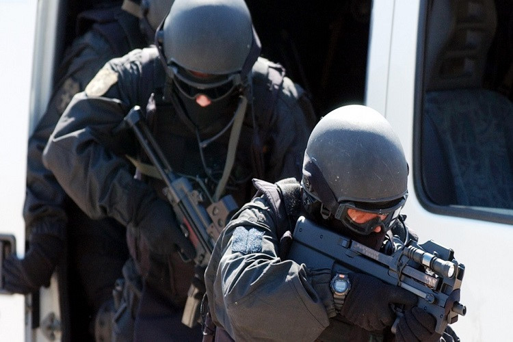 Sức mạnh súng tiểu liên P90 trong tay Đặc công Việt Nam