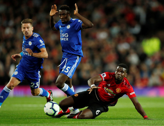 Căng thẳng tồi tệ bùng nổ giữa Mourinho và Pogba