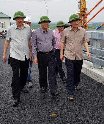 Các tỉnh cấm biển, sơ tán dân vùng nguy hiểm để tránh bão