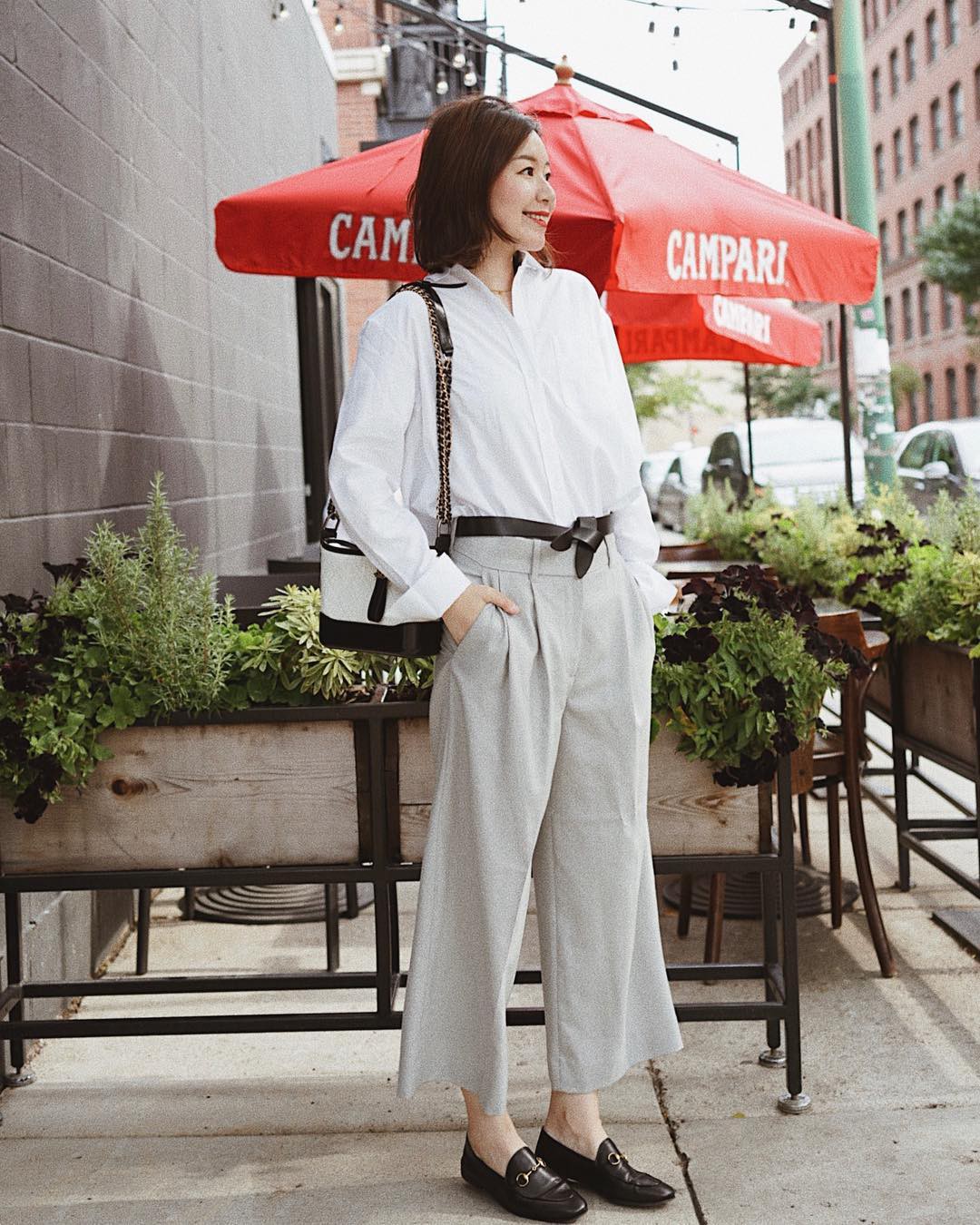 Nếu đã chán váy vóc điệu đà, các nàng công sở cứ diện quanh 4 kiểu quần này, vừa lịch sự lại không kém phần thời thượng