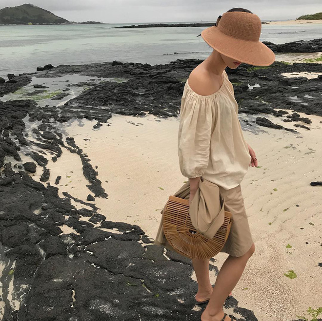 Điểm danh 3 kiểu đồ hở nhưng không phô - chìa khóa giúp bạn có ảnh đẹp xuất sắc khi đi du lịch