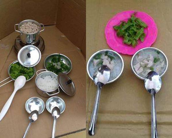 Nghe lời con mua bộ đồ nấu mì trên mạng, bà mẹ khóc cạn nước mắt khi nhận hàng