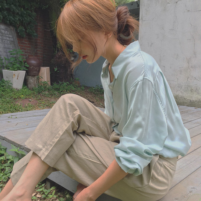 Không phải kiểu gì cầu kỳ, tóc búi lười biếng đậm chất mẹ bổi mới là trend các nàng đang mê nhất