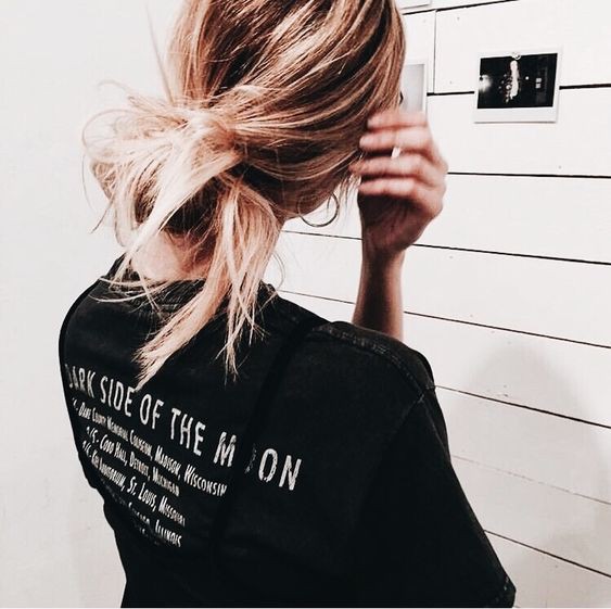 Không phải kiểu gì cầu kỳ, tóc búi lười biếng đậm chất mẹ bổi mới là trend các nàng đang mê nhất