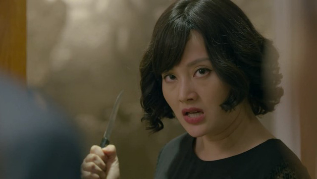 Phim Cả một đời ân oán tập 69: Diệu điên loạn tiết lộ sự thật về Nguyên An và dùng dao đâm Mạnh Tường