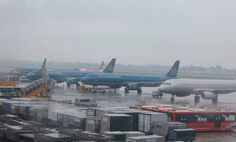 Nhiều hãng hàng không hủy chuyến, lùi giờ bay trước bão số 4 Nhiều hãng hàng không hủy chuyến, lùi giờ bay trước bão số 4