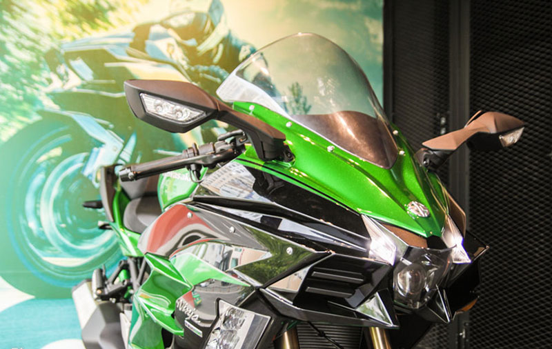 Siêu môtô phượt Kawasaki Ninja H2 SX SE đầu tiên về Việt Nam