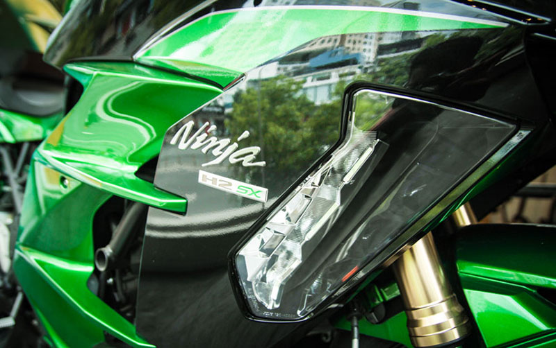 Siêu môtô phượt Kawasaki Ninja H2 SX SE đầu tiên về Việt Nam