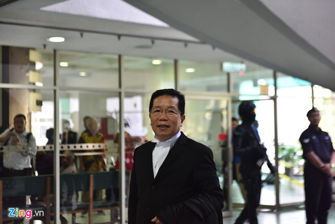 Đoàn Thị Hương bật khóc khi tòa chưa tuyên vô tội