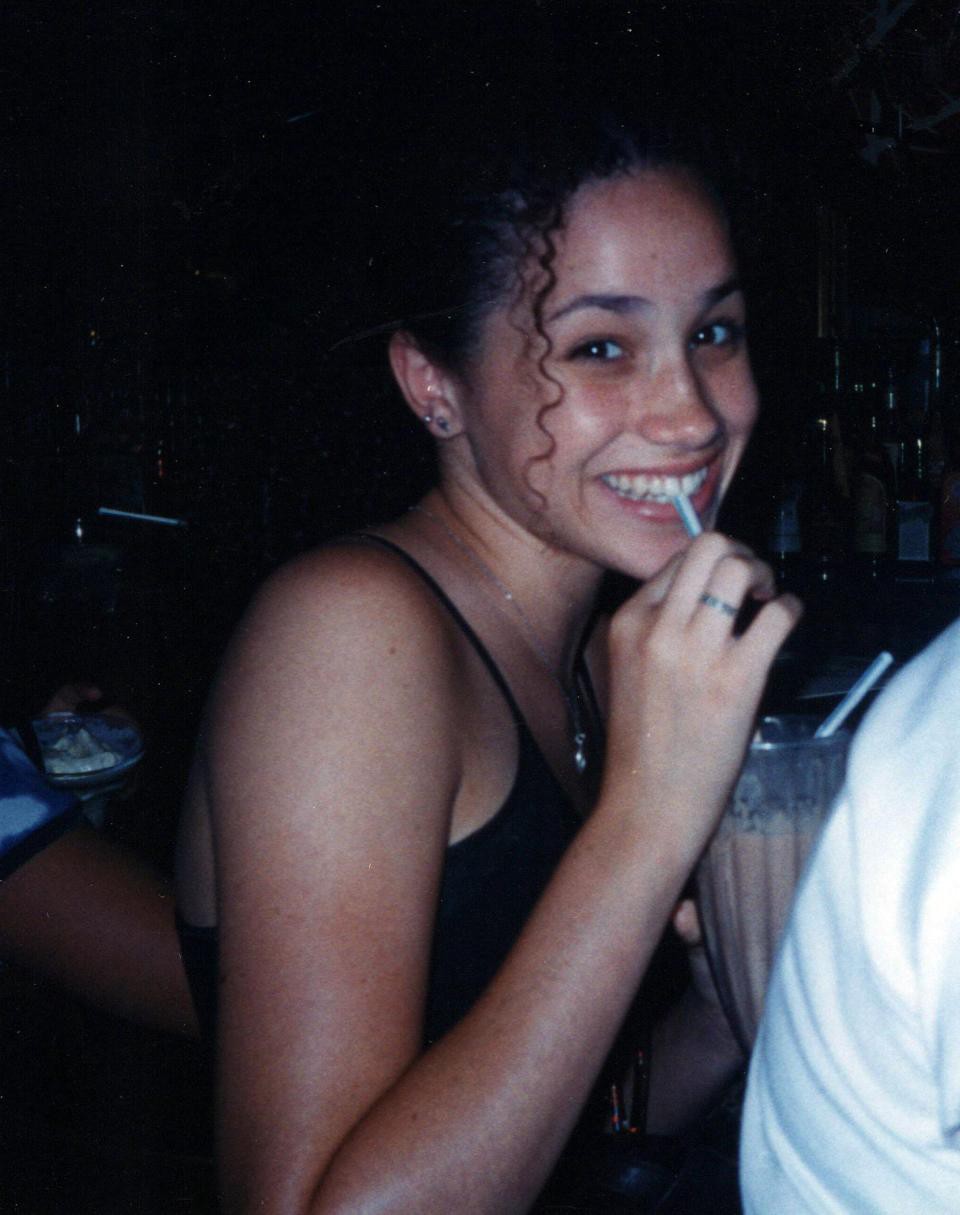 Người hâm mộ mách nhau những dấu hiệu tiết lộ Meghan có thể đang mang thai