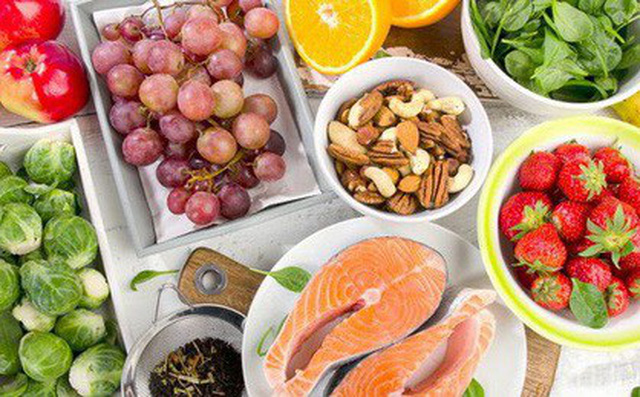 Ngăn ngừa sa sút trí tuệ bằng chế độ ăn