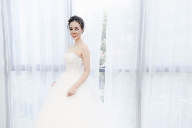 Bạn gái Công Lý bất ngờ lộ ảnh thử váy cưới, làm cô dâu xinh đẹp