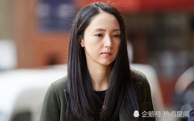 Đổng Tuyền tháo nhẫn cưới sau scandal chồng hiếp dâm, đi tù