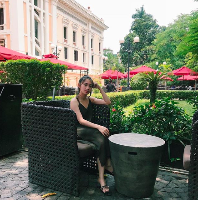 Chị gái xinh đẹp của hotgirl Lào gốc Việt bất ngờ đăng ảnh đang đi chơi tại Việt Nam