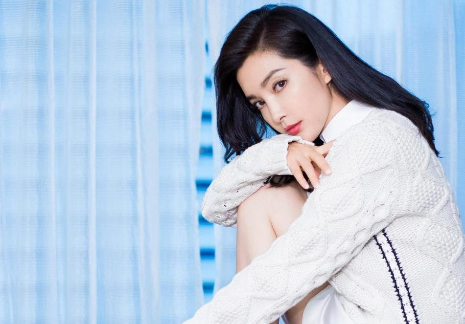 Lý Băng Băng tuổi U50: Vẫn trẻ như gái đôi mươi, bạn trai kém 16 tuổi