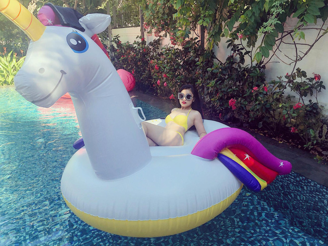 Xin info cô nàng xinh đẹp vừa rửa bát vừa hát, dân tình choáng khi biết tuổi thật và profile không phải dạng vừa