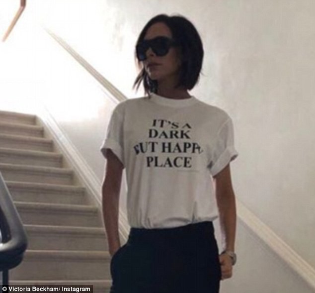 Giông bão lại đến với Victoria Beckham chỉ vì một chiếc áo phông