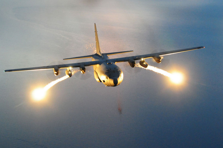 Choáng với kích thước máy bay lớn nhất Không quân Mỹ