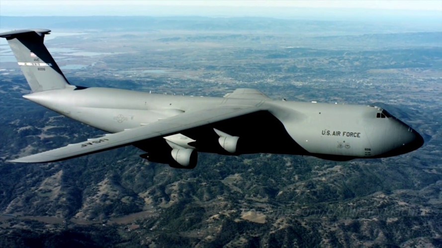 Choáng với kích thước máy bay lớn nhất Không quân Mỹ