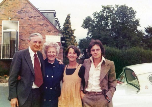 Chị gái tìm được kẻ giết chết em trai nhờ Facebook, hóa giải vụ án bị chìm vào quên lãng 4 thập kỷ trước