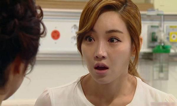 Chồng vừa tai nạn qua đời, nàng dâu bị mẹ chồng đuổi khỏi nhà và sự thật nhói lòng