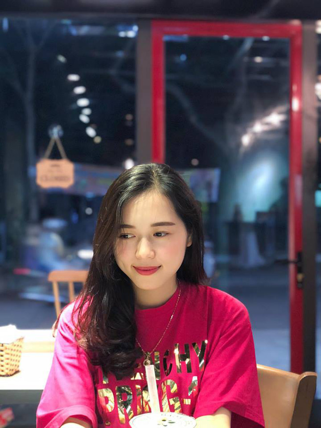 Cô giáo tiếng Anh khiến học trò không ngừng khen ngợi, chia sẻ ảnh lên mạng xã hội