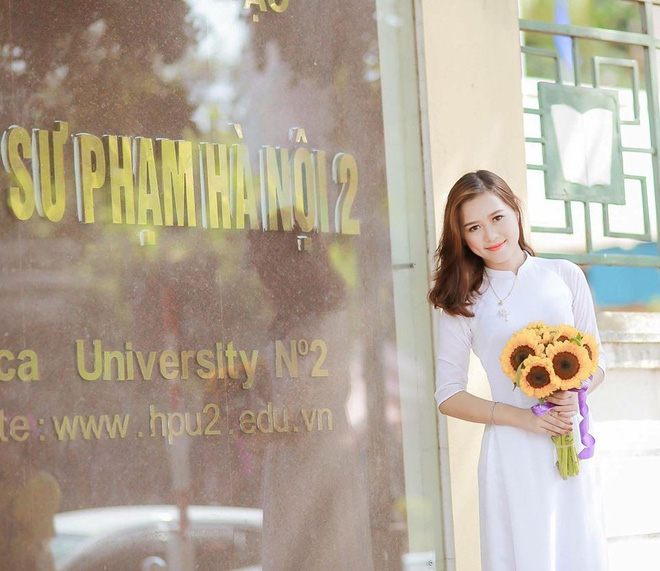 Cô giáo tiếng Anh khiến học trò không ngừng khen ngợi, chia sẻ ảnh lên mạng xã hội