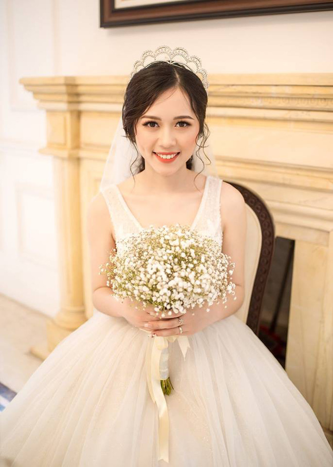 Cô giáo tiếng Anh khiến học trò không ngừng khen ngợi, chia sẻ ảnh lên mạng xã hội