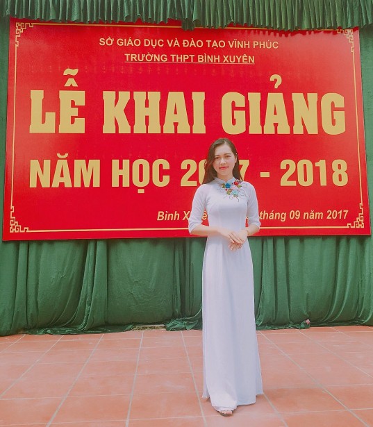 Cô giáo tiếng Anh khiến học trò không ngừng khen ngợi, chia sẻ ảnh lên mạng xã hội