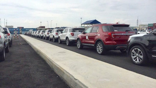 Lô xe Ford Explorer Limited 2018 đầu tiên đã về Việt Nam