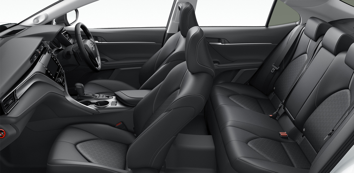 Toyota Camry Sport - sedan thể thao giá từ 33.200 USD