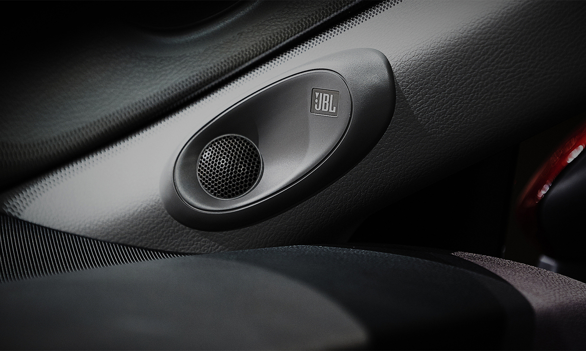 Toyota Camry Sport - sedan thể thao giá từ 33.200 USD