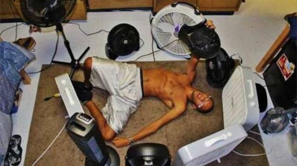 Người đàn ông khỏe mạnh đột ngột tử vong sau đêm ngủ với 3 chiếc quạt điện