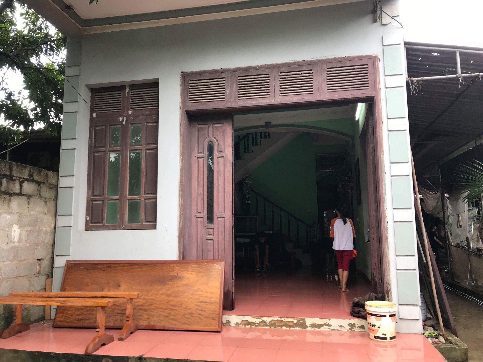 Vụ đôi vợ chồng ở Hưng Yên bị sát hại trong đêm: Hung thủ ra tay khi các nạn nhân cùng 2 con nhỏ ngủ ở tầng 1 của căn nhà