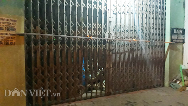 Video Bão số 4: Nửa đêm người dân gia cố nhà chống mưa bão