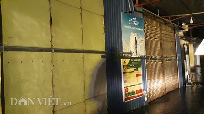 Video Bão số 4: Nửa đêm người dân gia cố nhà chống mưa bão