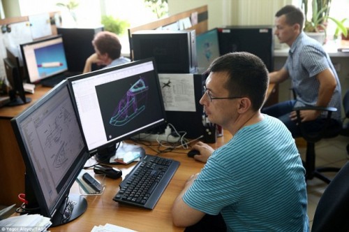 Cận cảnh nhà máy sản xuất sát thủ diệt hạm siêu thanh Tu-22M3M của Nga