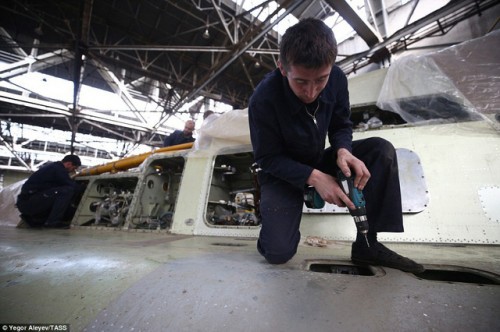 Cận cảnh nhà máy sản xuất sát thủ diệt hạm siêu thanh Tu-22M3M của Nga