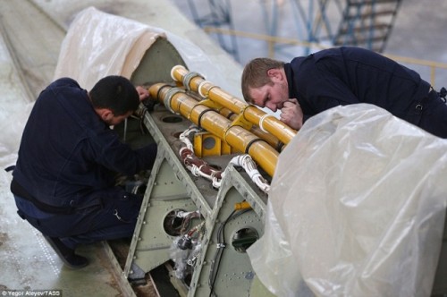 Cận cảnh nhà máy sản xuất sát thủ diệt hạm siêu thanh Tu-22M3M của Nga