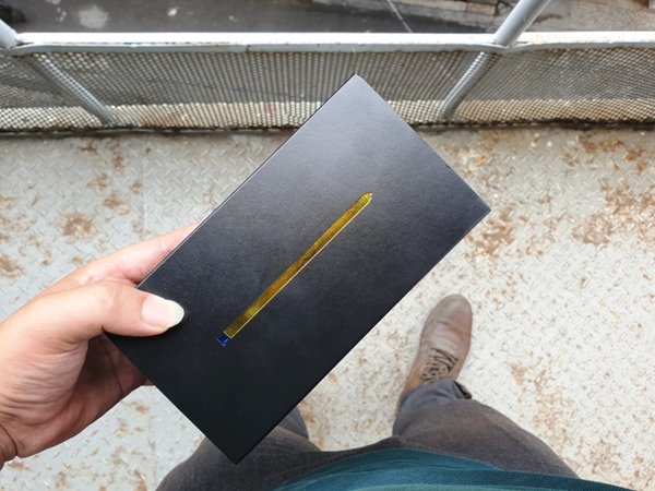 Mở hộp Galaxy Note 9: Mẫu smartphone đắt nhất thị trường di động