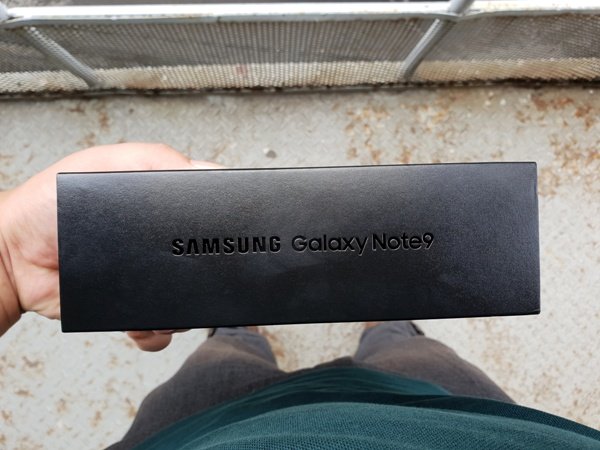 Mở hộp Galaxy Note 9: Mẫu smartphone đắt nhất thị trường di động