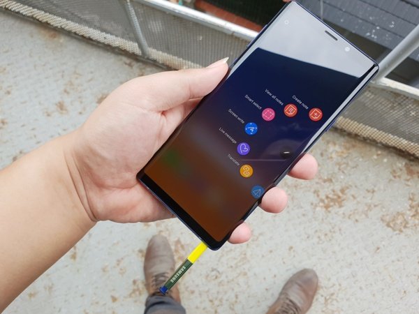 Mở hộp Galaxy Note 9: Mẫu smartphone đắt nhất thị trường di động