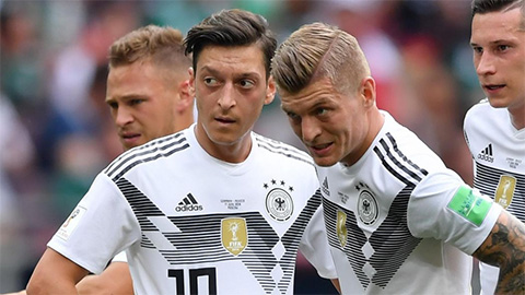 Kroos chỉ trích Oezil nói dối về lục đục tại ĐT Đức